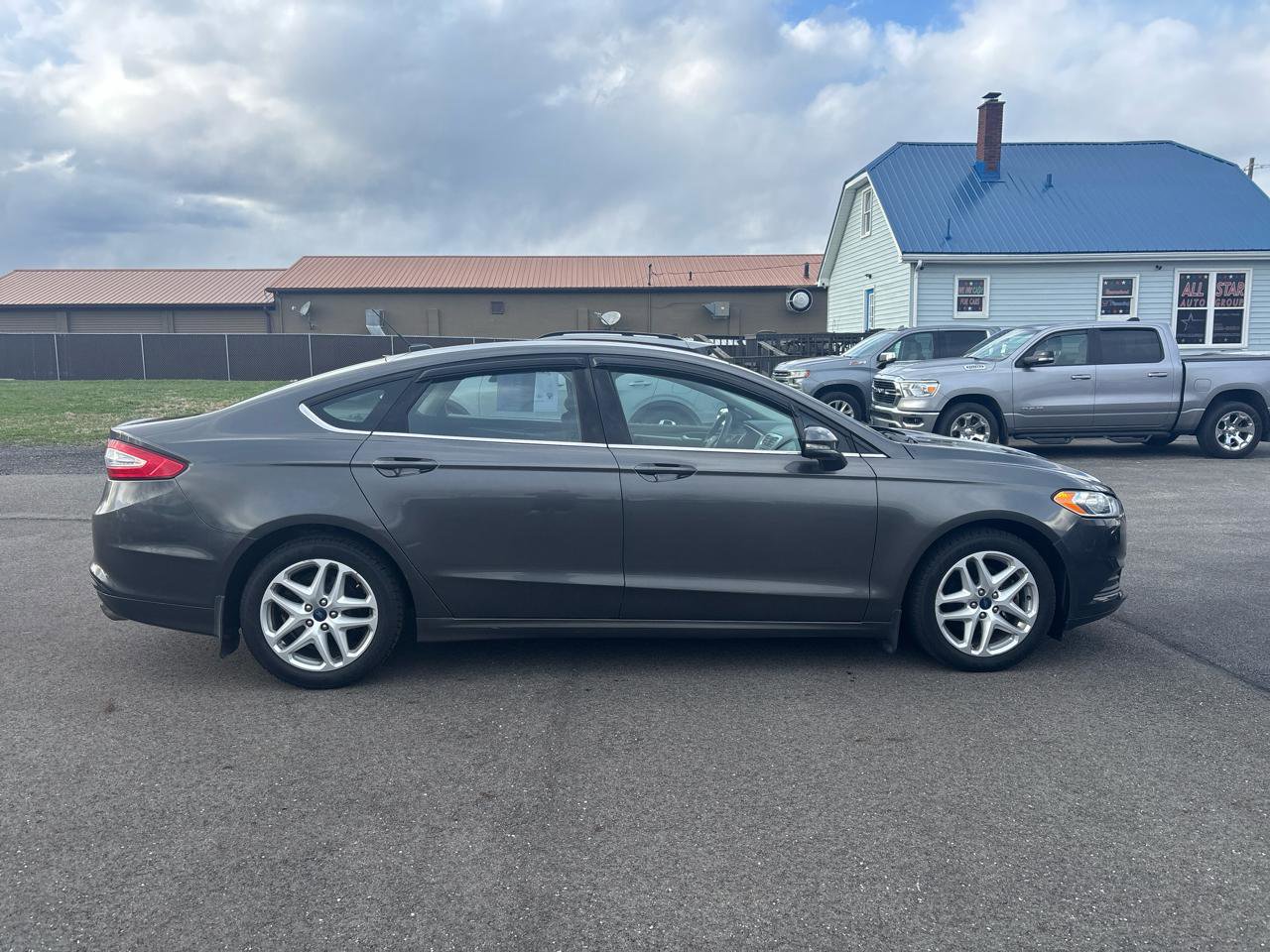 Used 2016 Ford Fusion SE image 14