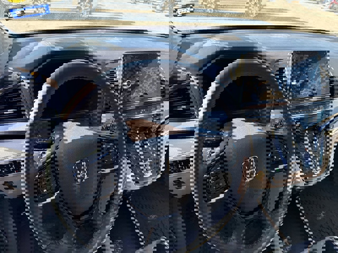 Used 2025 Honda Odyssey Touring image 12