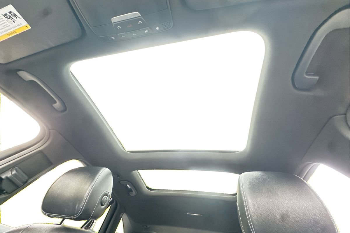 Used 2018 Mercedes-Benz GLC 300 w/ Premium Package image 22