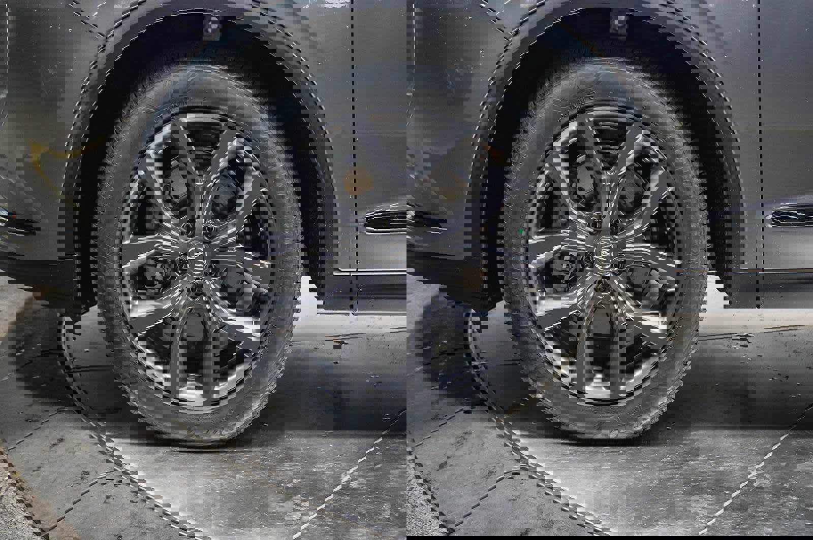 Used 2023 Acura MDX A-Spec image 10