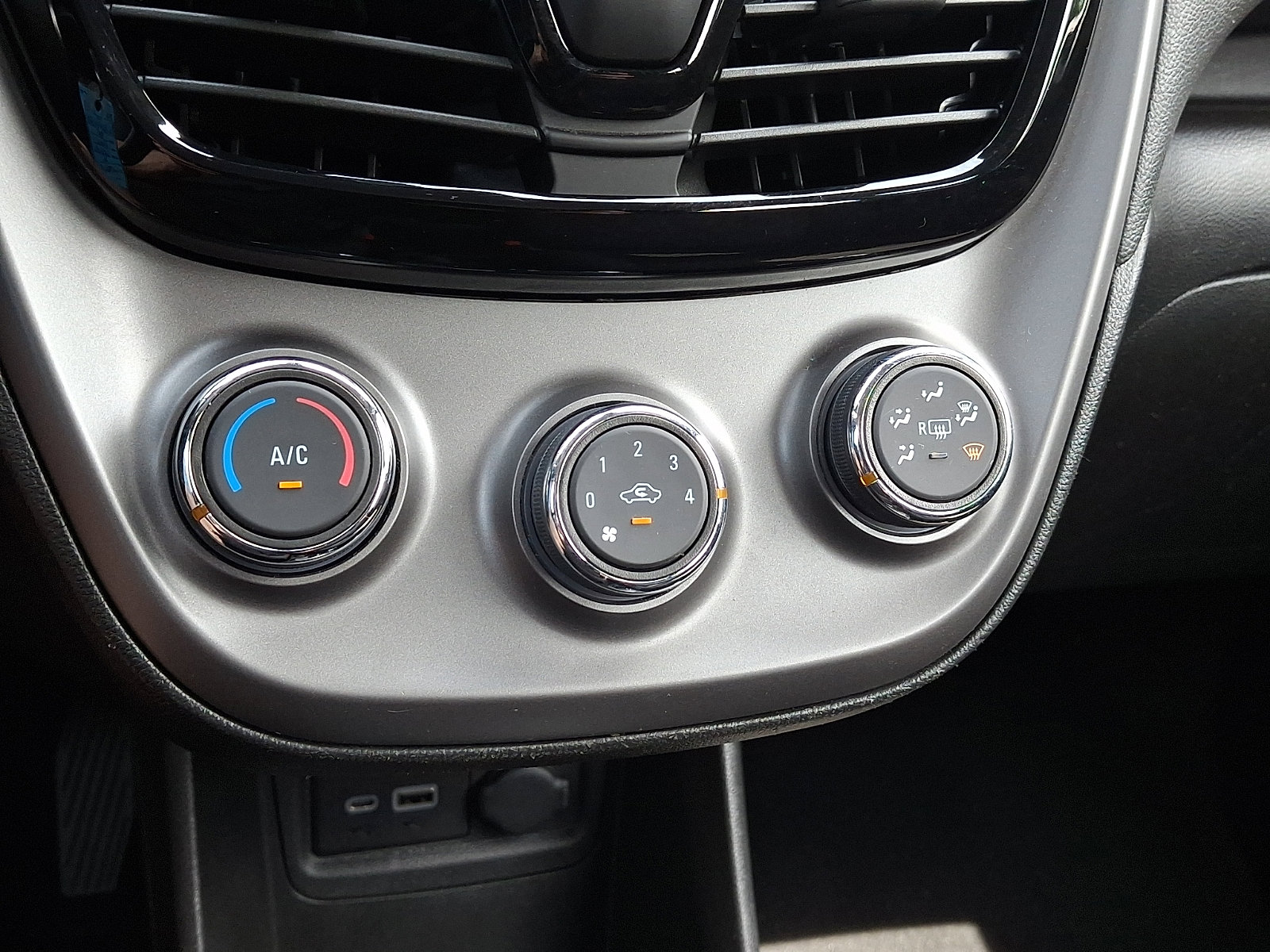 Used 2019 Chevrolet Spark LS FWD image 14
