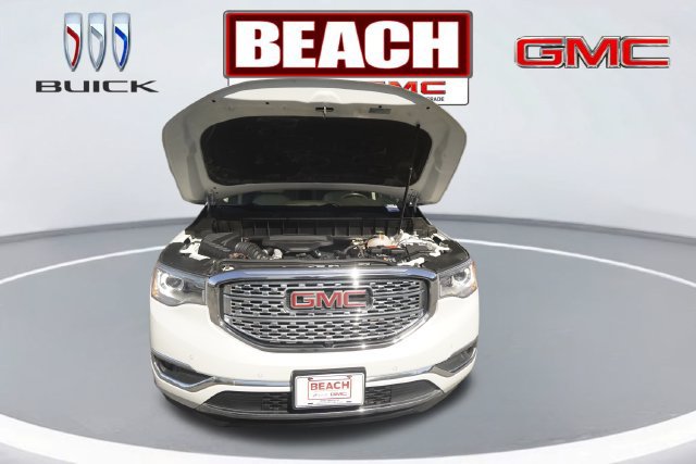 Used 2017 GMC Acadia Denali w/ Technology Package FWD image 9