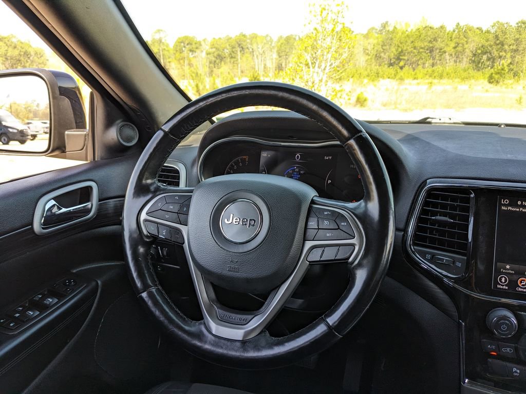 Used 2021 Jeep Grand Cherokee Laredo X image 23