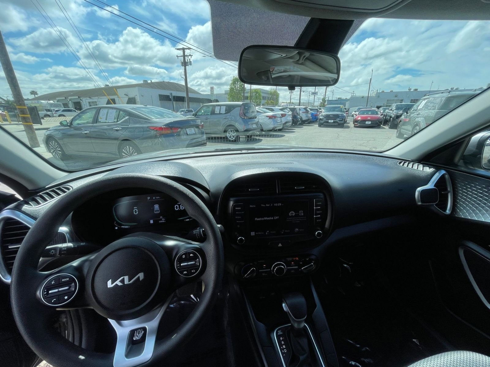 Used 2025 Kia Soul LX w/ LX Technology Package FWD image 33