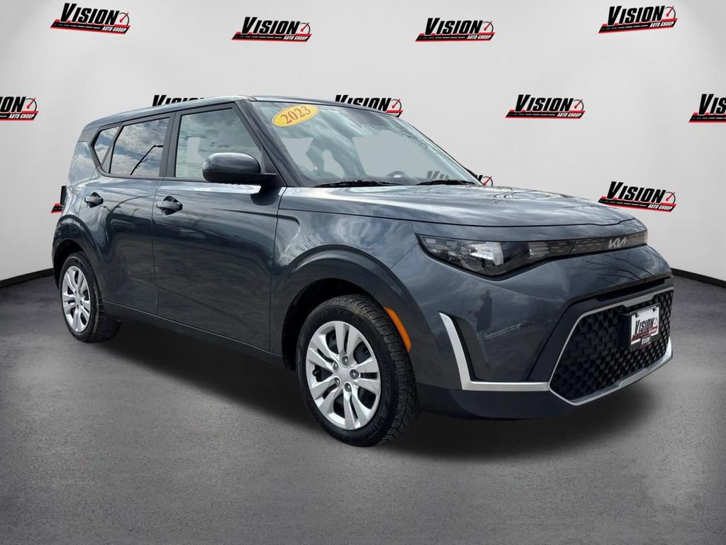 Used 2023 Kia Soul LX video 3