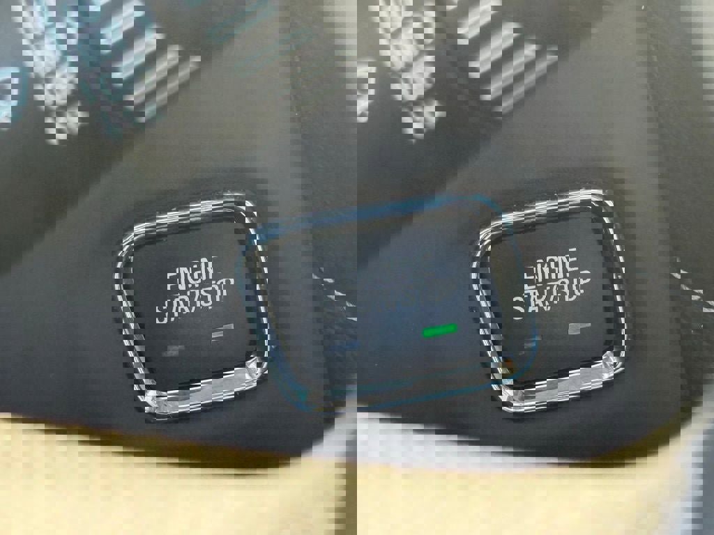 Used 2023 GMC Acadia SLE w/ Driver Convenience Package image 34