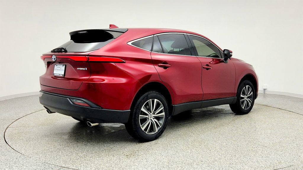 Used 2021 Toyota Venza LE image 5