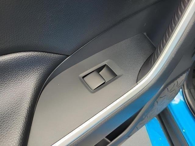 Used 2019 Toyota RAV4 LE FWD image 21