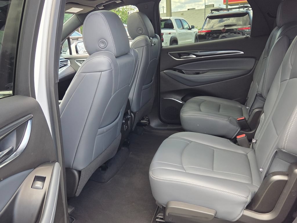 Used 2023 Buick Enclave Essence w/ Experience Buick Package FWD image 5