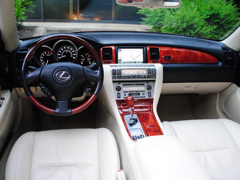 Used 2006 Lexus SC 430 Convertible RWD image 2