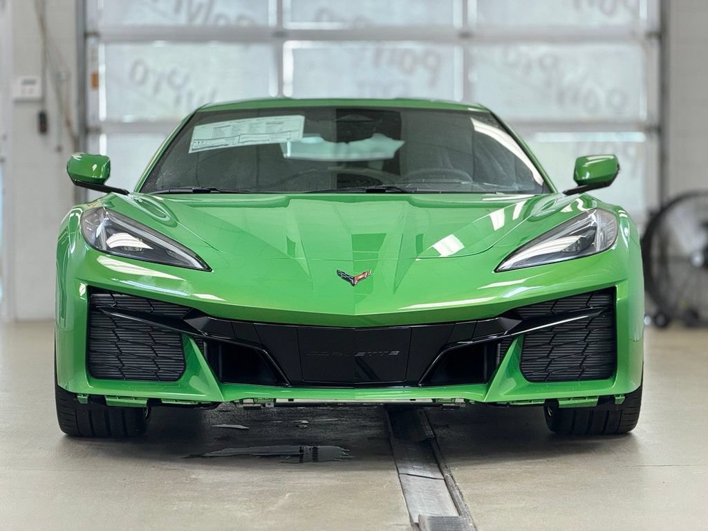 New 2027 Chevrolet Corvette Grand Sport w/ Z52 Sport Performance Package RWD image 2