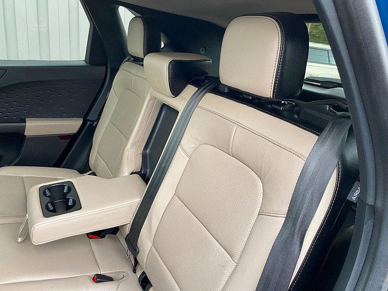 Certified 2020 Ford Escape Titanium w/ Titanium Premium Package 2.0 image 32