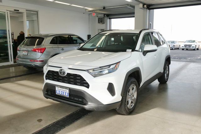 Used 2024 Toyota RAV4 XLE image 3