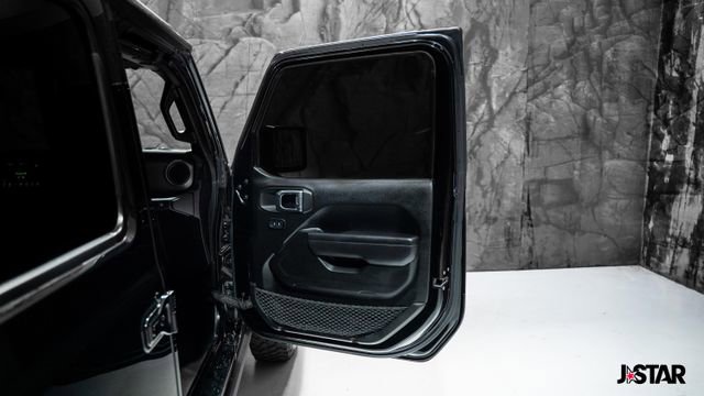 Used 2023 Jeep Wrangler Unlimited w/ Cold Weather Group image 5