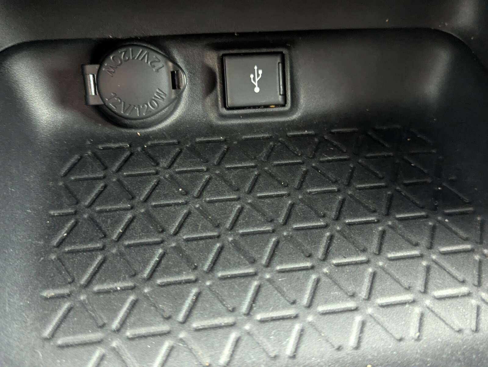 Used 2021 Toyota RAV4 LE FWD image 34