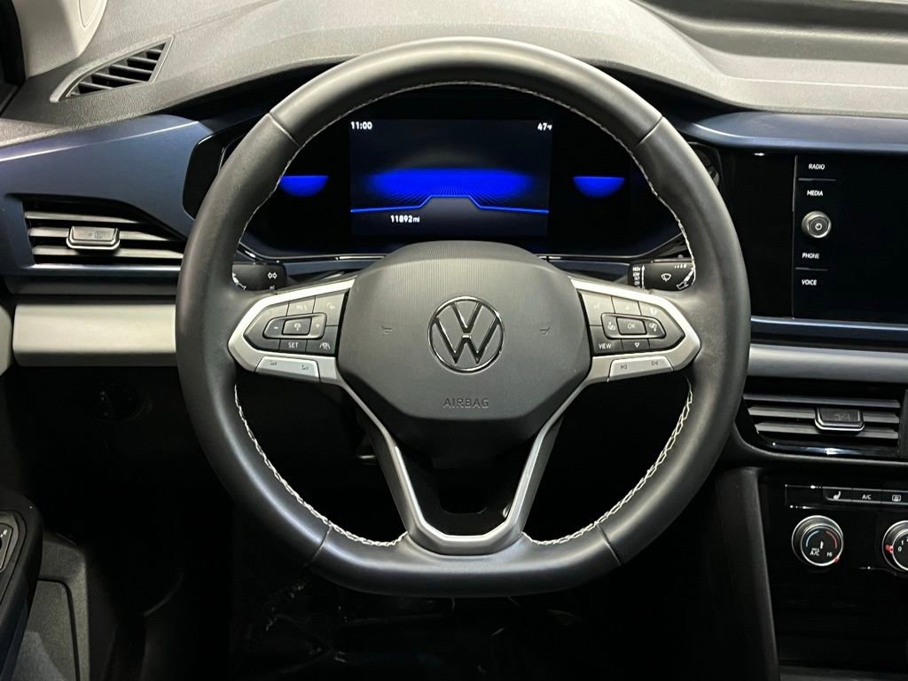 Used 2023 Volkswagen Taos SE w/ Panoramic Sunroof Package image 9
