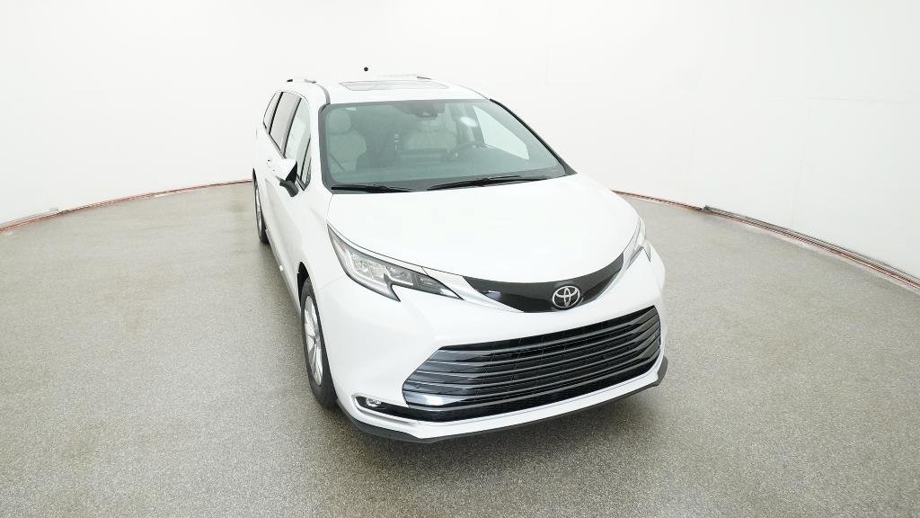 New 2026 Toyota Sienna Limited FWD image 8