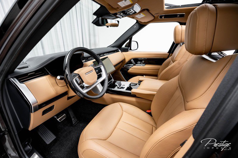 Used 2025 Land Rover Range Rover SE image 21