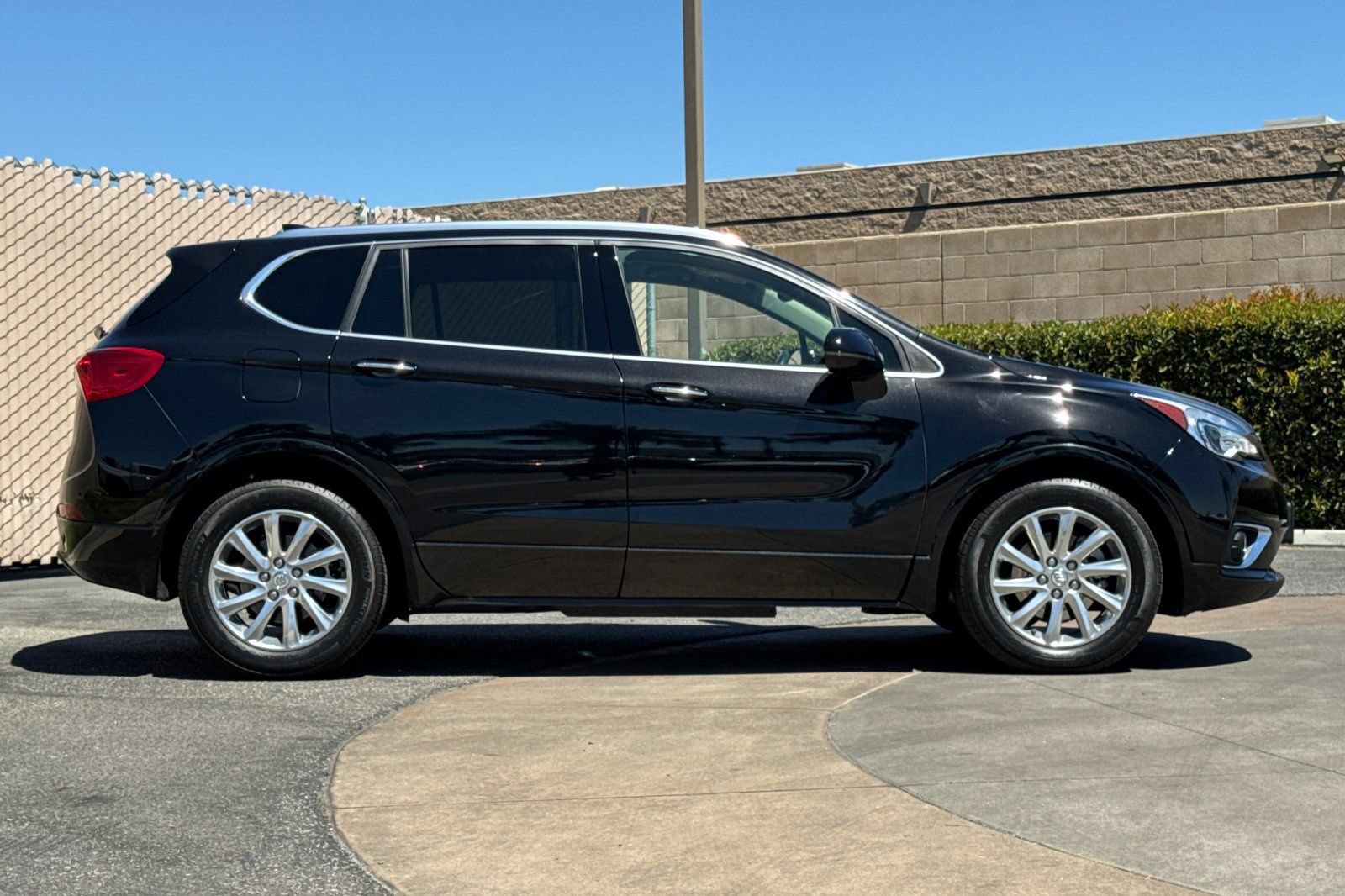 Certified 2020 Buick Envision Essence w/ LPO, Cargo Package FWD image 3