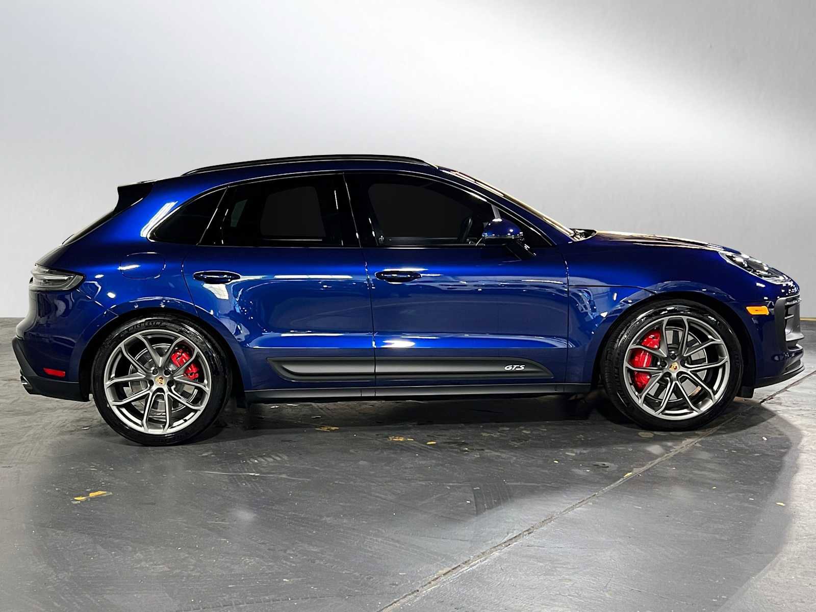 Used 2024 Porsche Macan GTS image 2