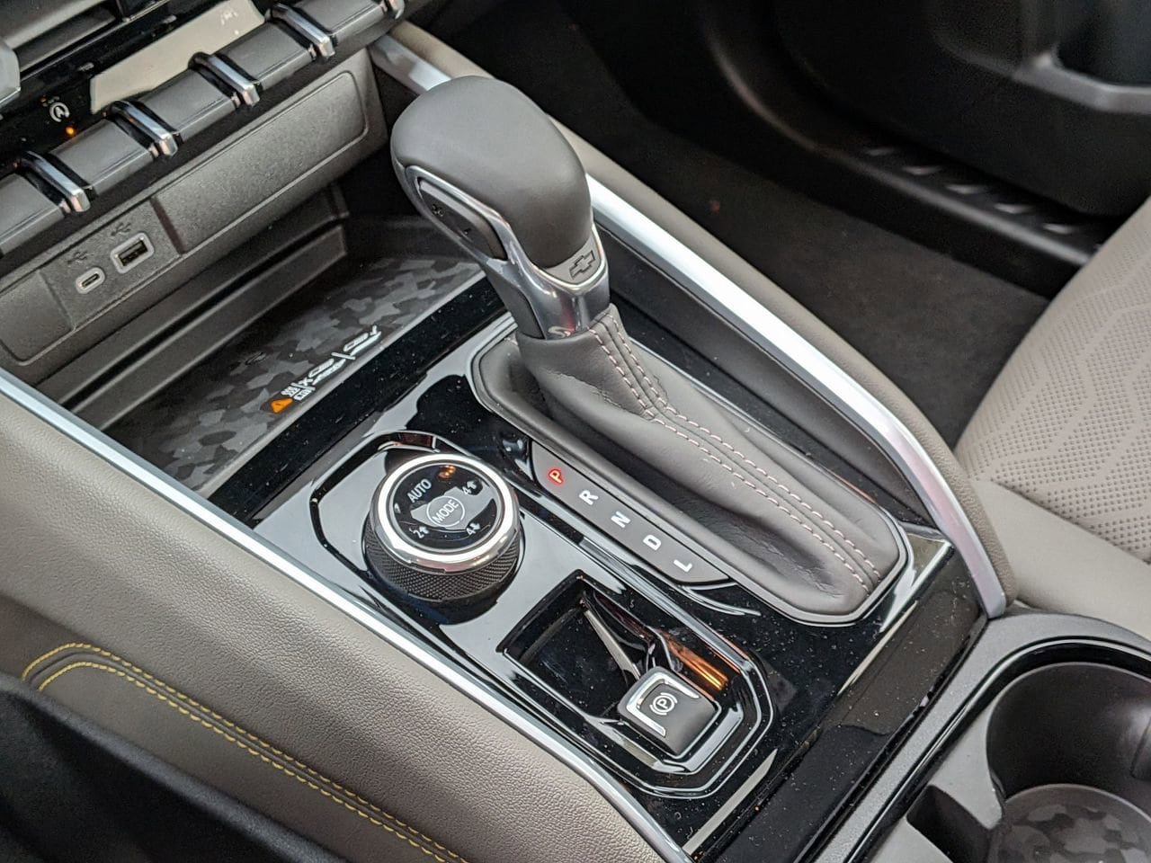 New 2026 Chevrolet Colorado ZR2 w/ Technology Package image 14