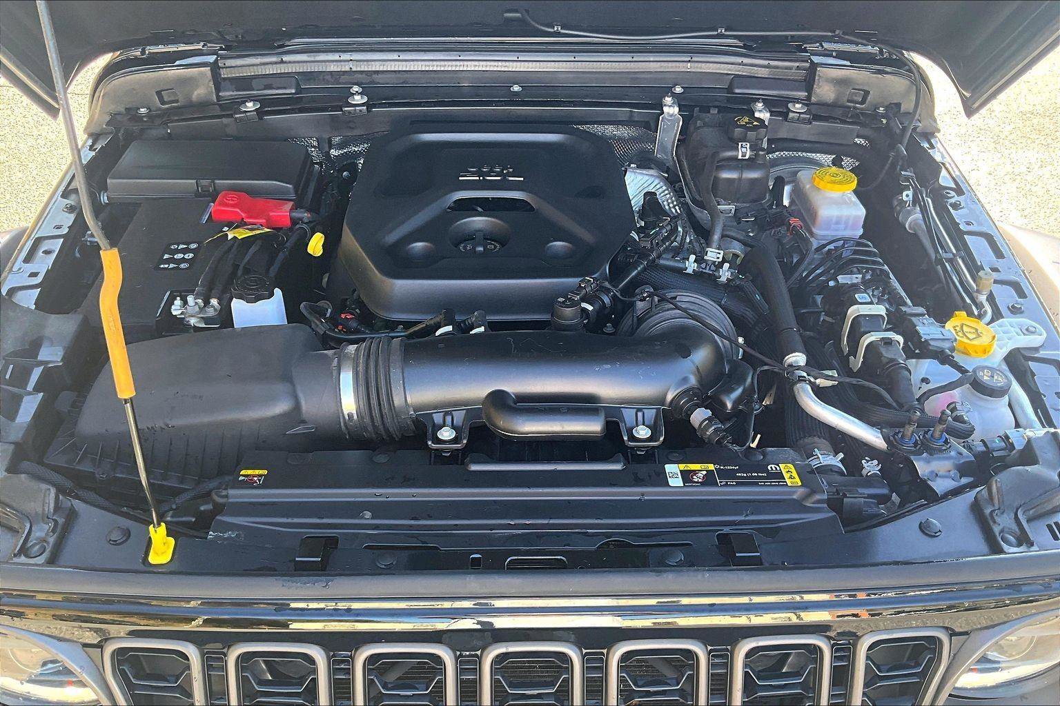 Used 2025 Jeep Wrangler Unlimited Rubicon w/ Convenience Group AWD/4WD image 11