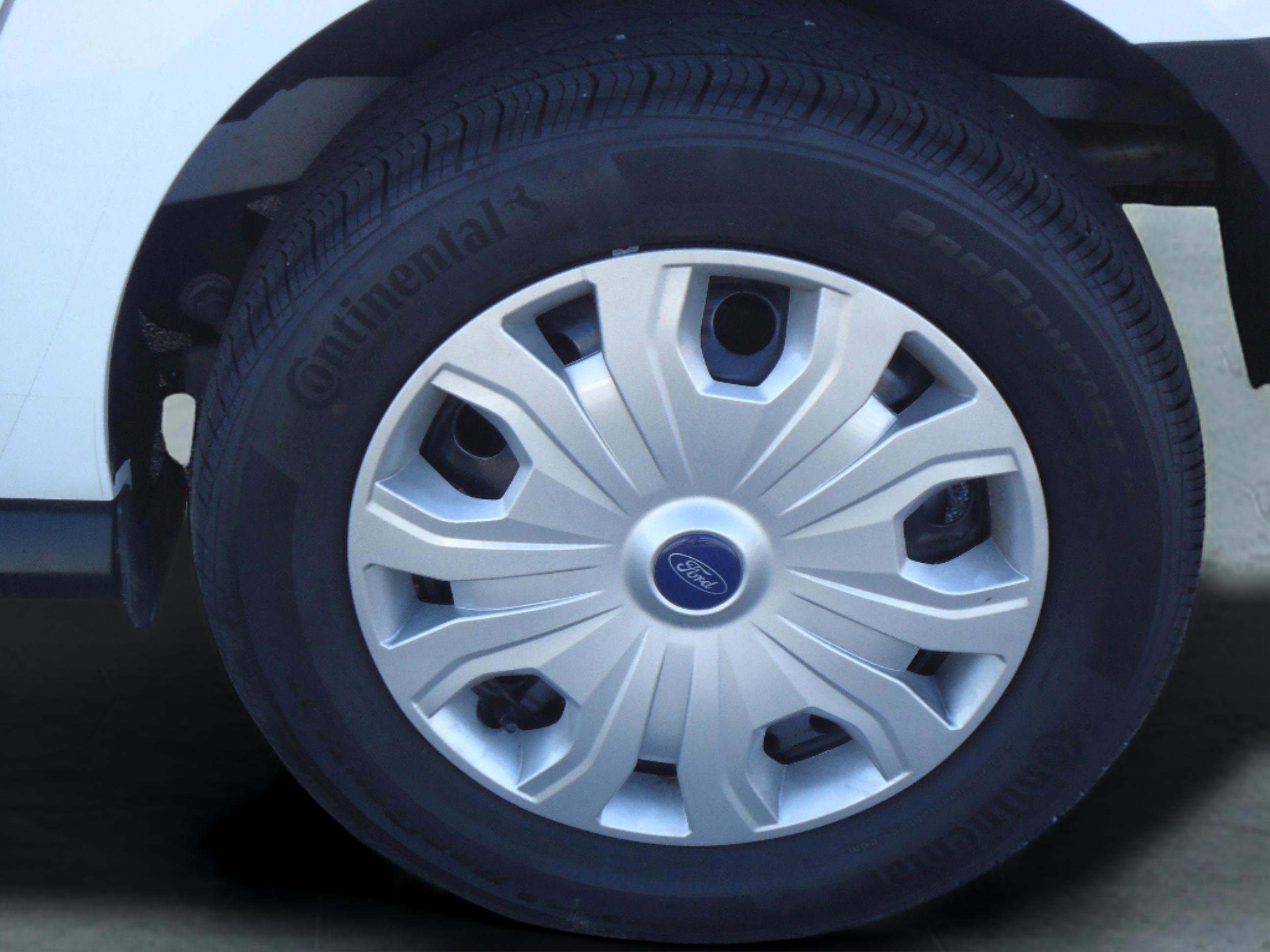 Used 2023 Ford Transit Connect XL image 5