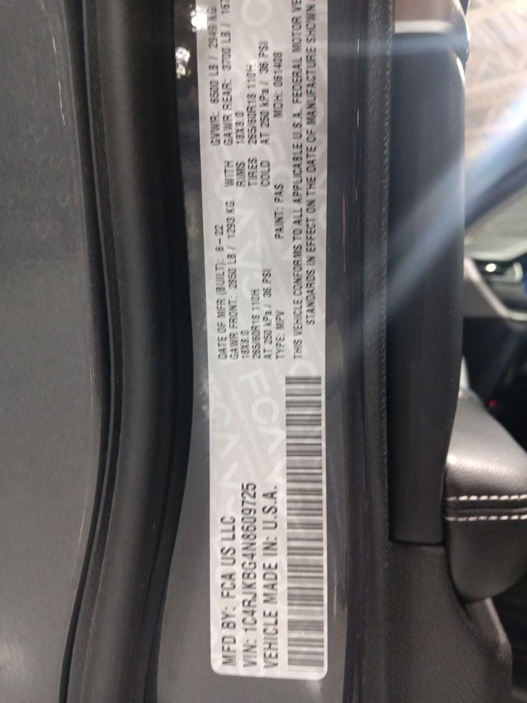 Used 2022 Jeep Grand Cherokee L Limited AWD/4WD image 3