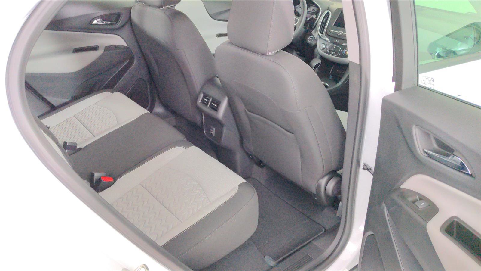 Used 2023 Chevrolet Equinox LS w/ Sport Edition AWD/4WD image 23