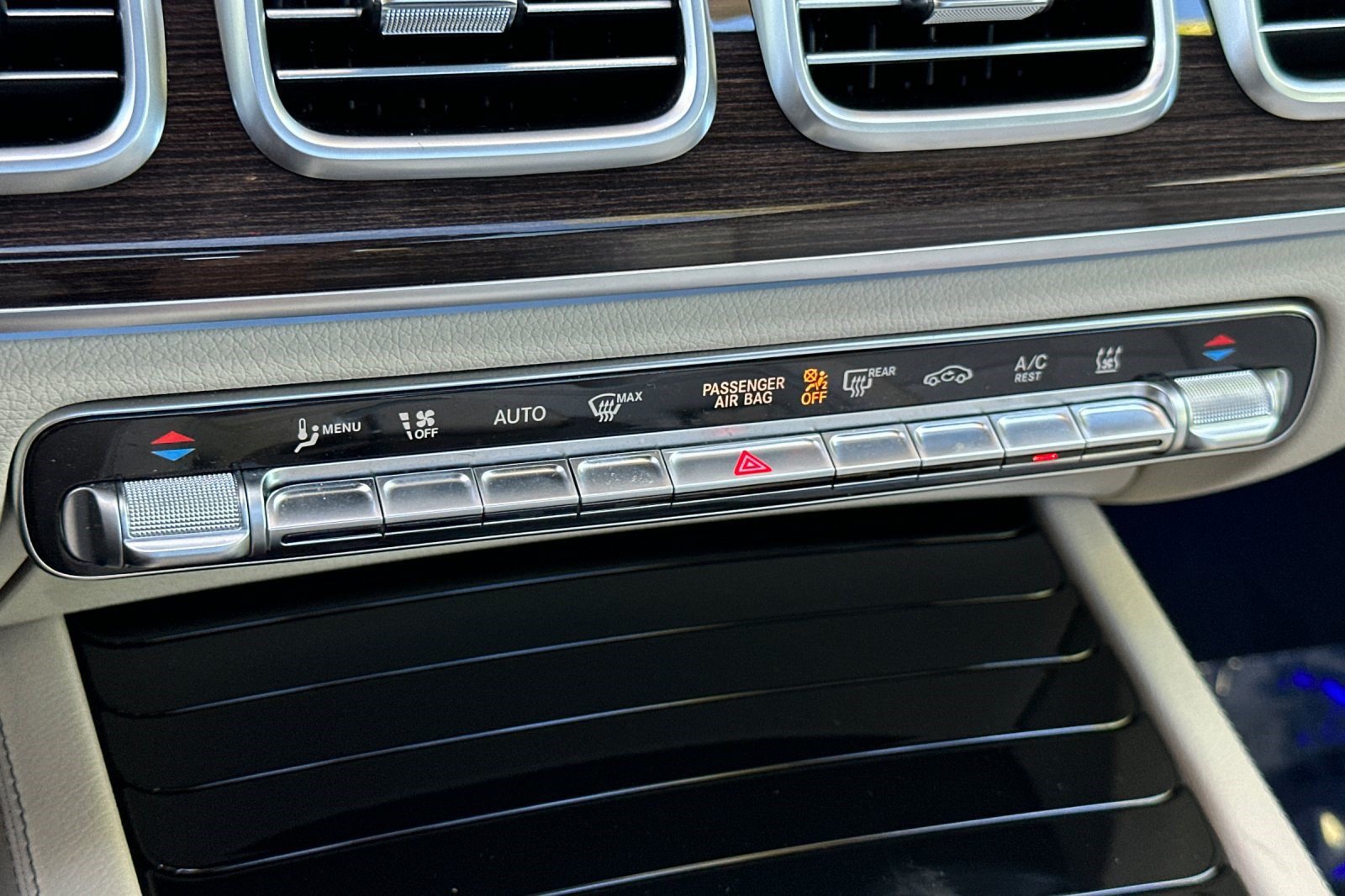 Certified 2025 Mercedes-Benz GLE 450e 4MATIC image 18