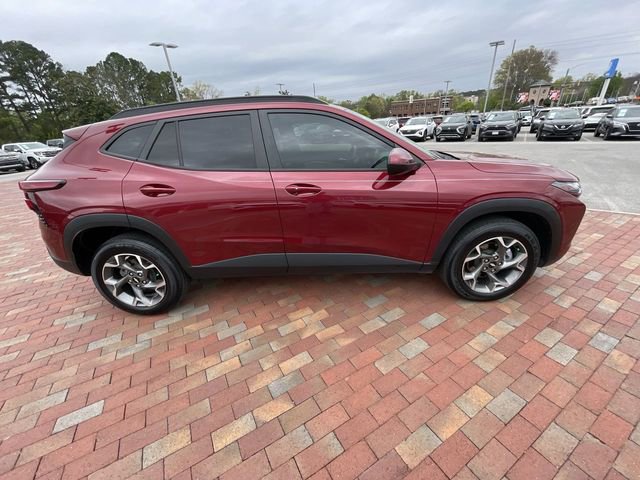 Used 2025 Chevrolet Trax LT w/ Driver Confidence Package FWD image 37