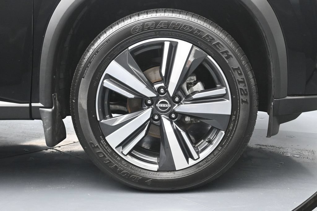 Certified 2025 Nissan Rogue SL AWD/4WD image 17
