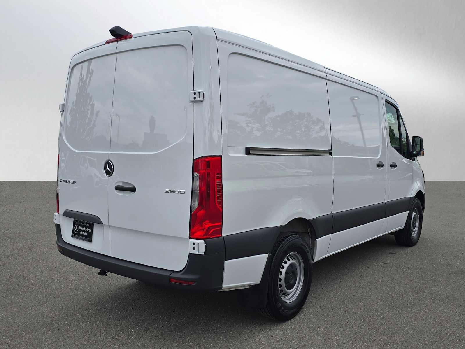 Used 2025 Mercedes-Benz Sprinter 2500 image 3
