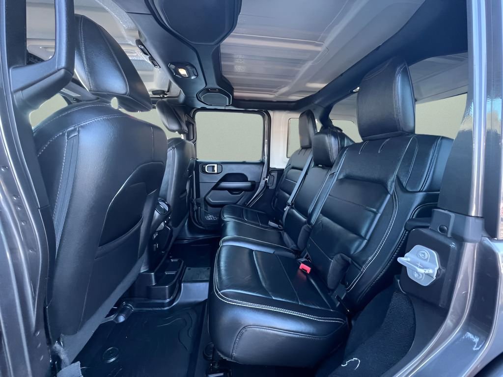 Used 2018 Jeep Wrangler Unlimited Sahara w/ Cold Weather Group image 18