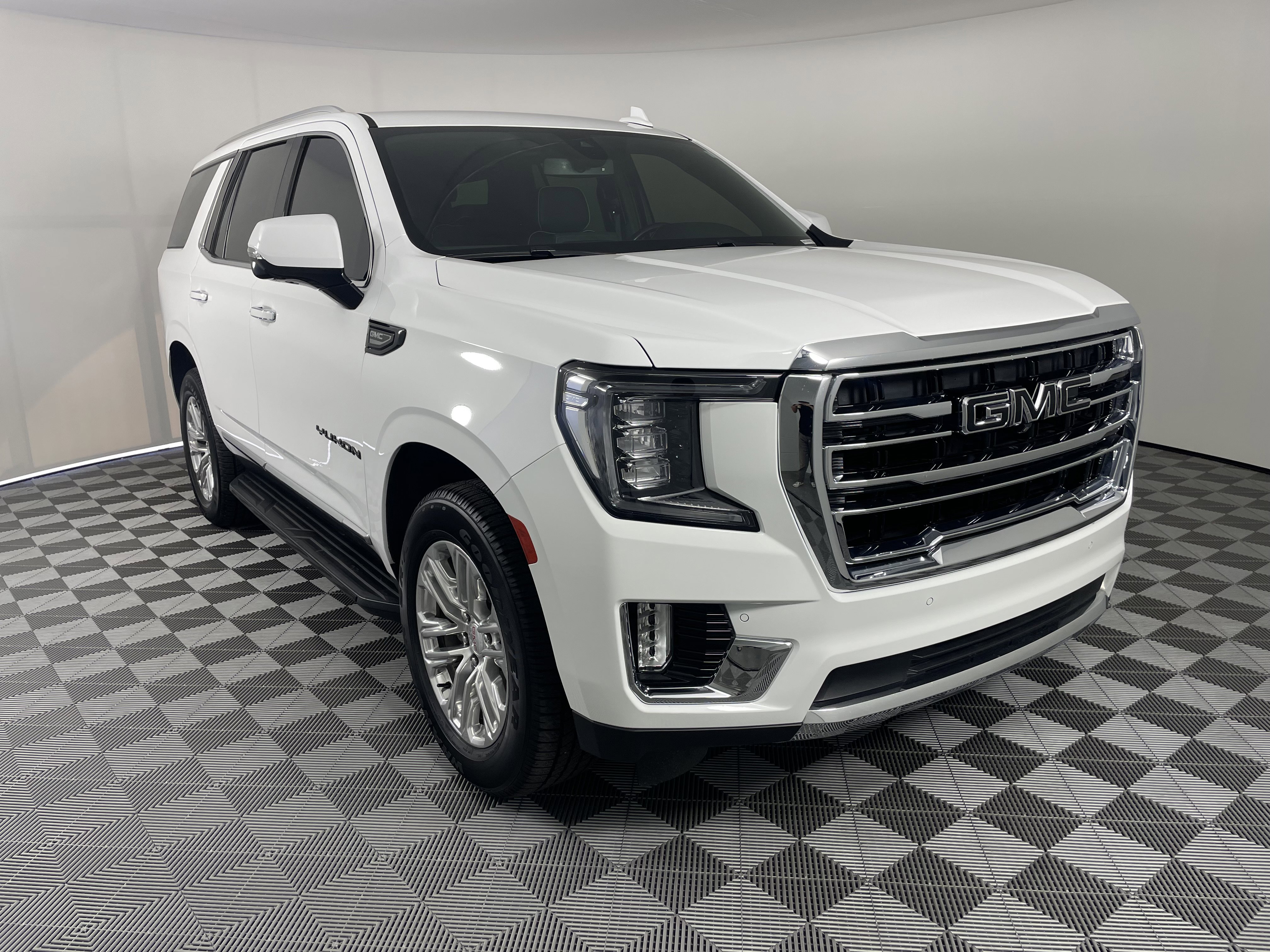 Used 2022 GMC Yukon SLT w/ SLT Luxury Package image 7