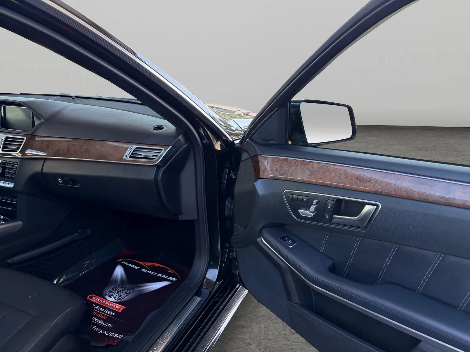 Used 2014 Mercedes-Benz E 550 4MATIC Sedan image 19