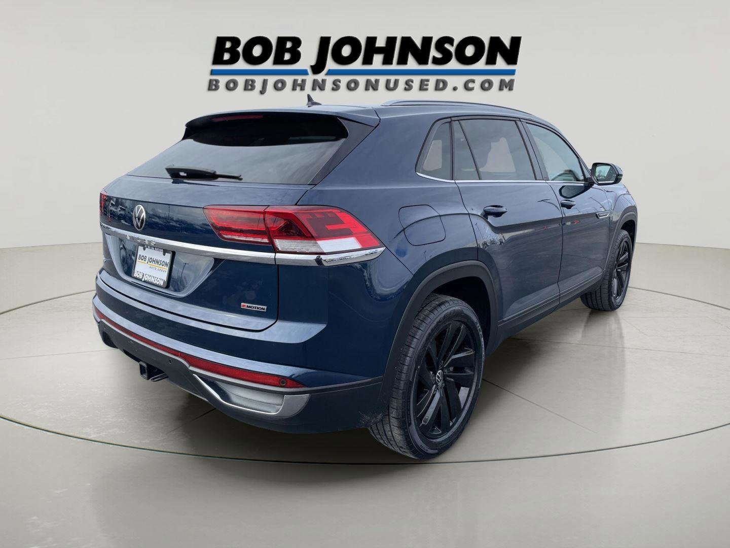 Used 2022 Volkswagen Atlas Cross Sport SE w/ Panoramic Sunroof Package image 3