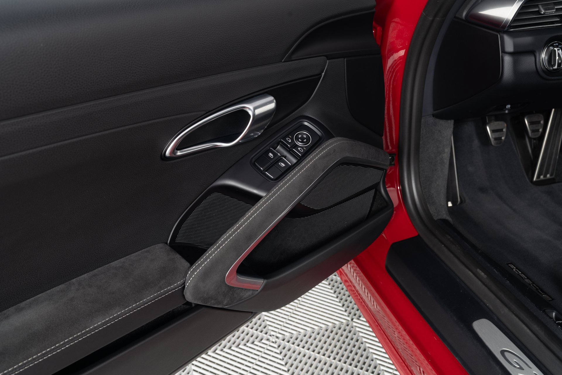 Used 2018 Porsche 911 GT3 w/ Sport Chrono Package image 10