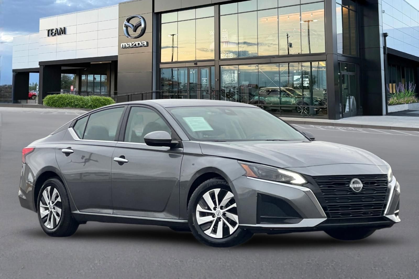 Used 2023 Nissan Altima 2.5 S image 2