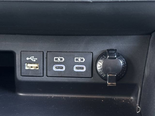 Used 2023 Toyota Highlander XLE image 21