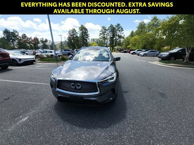 Used 2019 INFINITI QX50 Luxe w/ Navigation Package FWD image 4
