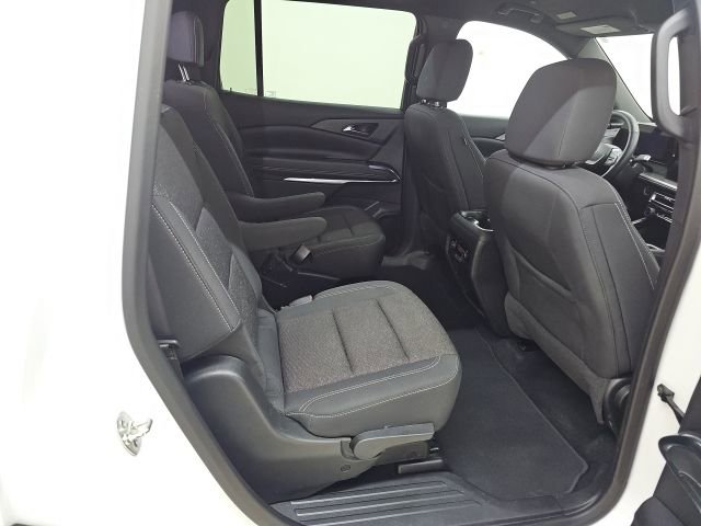 Used 2025 Chevrolet Traverse LT image 23