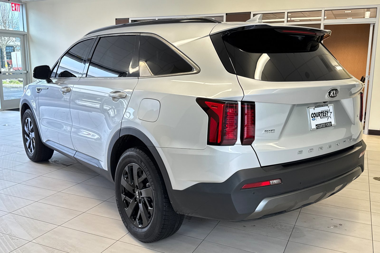 Used 2021 Kia Sorento S w/ Panoramic Sunroof Package image 6