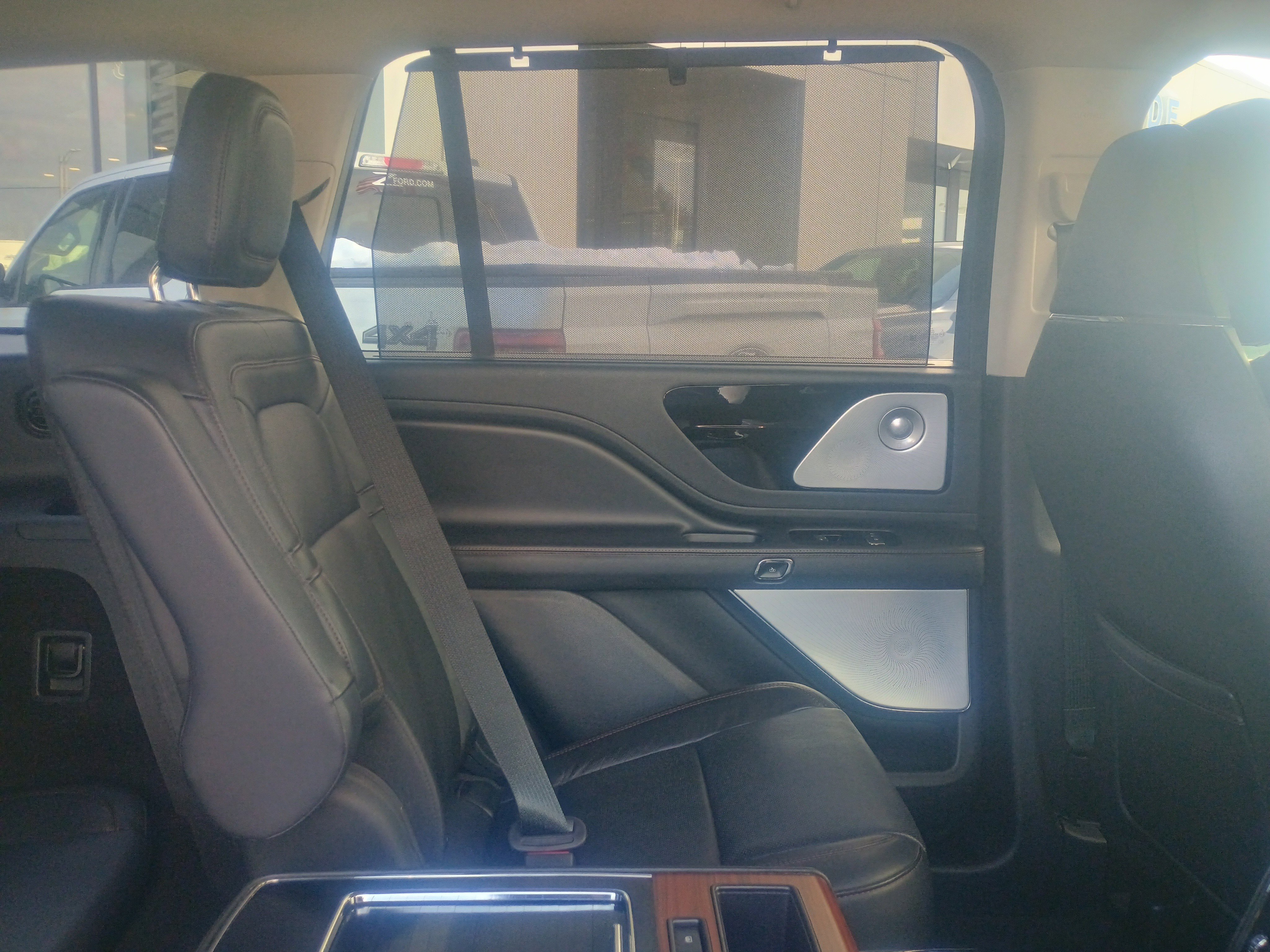 Used 2021 Lincoln Aviator Reserve w/ Equipment Group 201A image 16