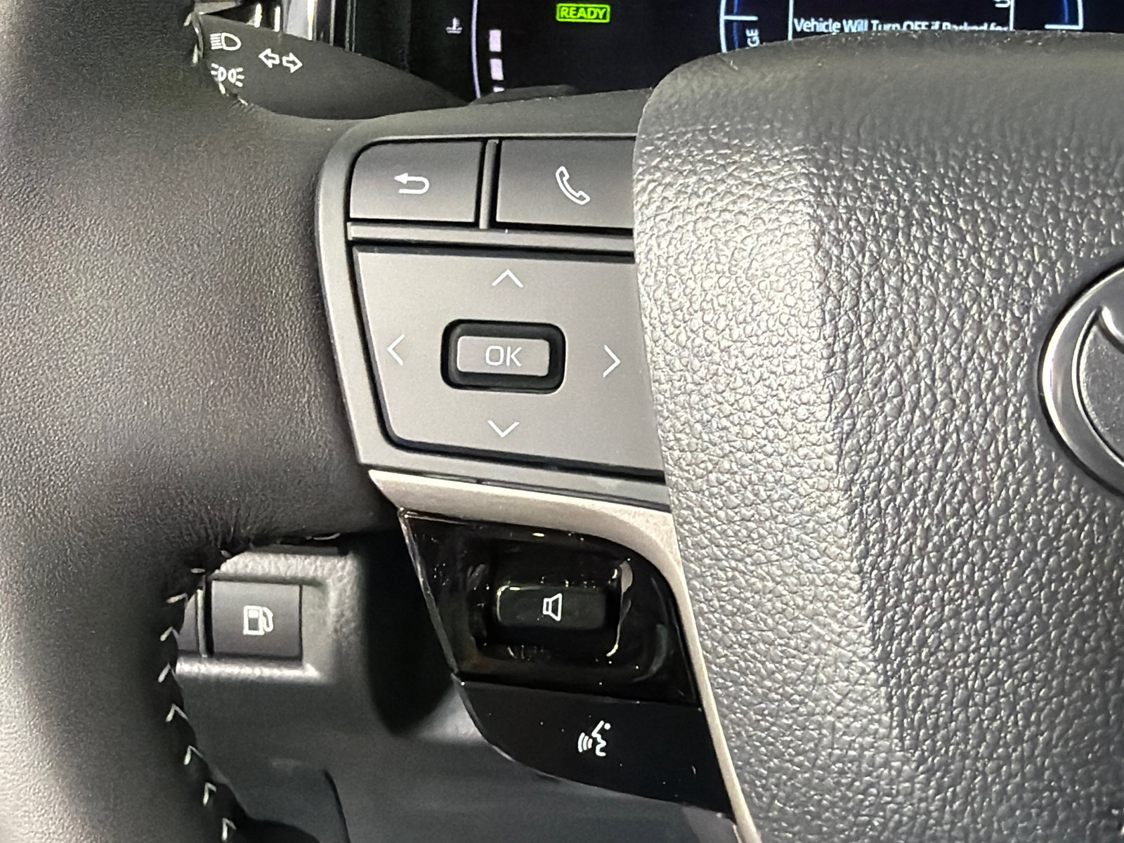 Used 2025 Toyota Camry SE FWD image 24