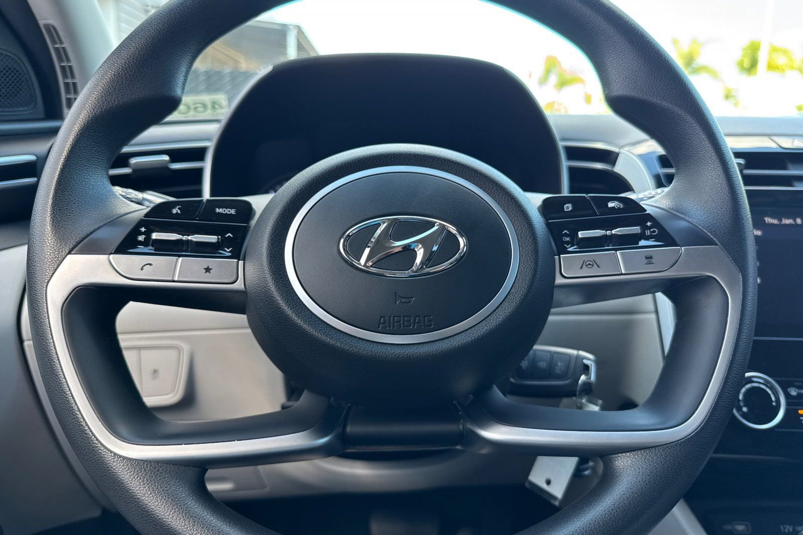 Used 2023 Hyundai Tucson SE image 22