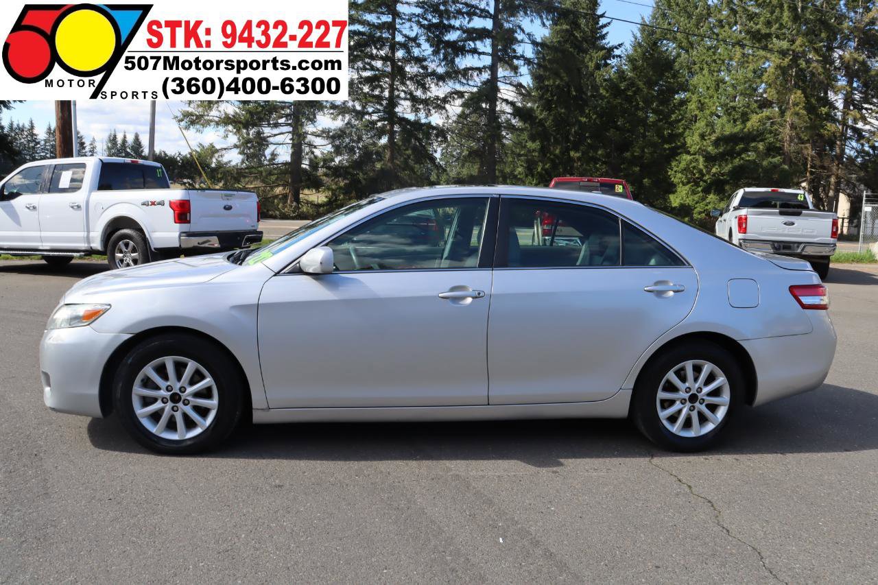Used 2010 Toyota Camry SE FWD image 5