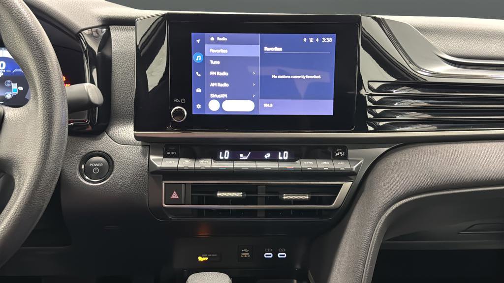 Used 2025 Toyota Camry LE image 12