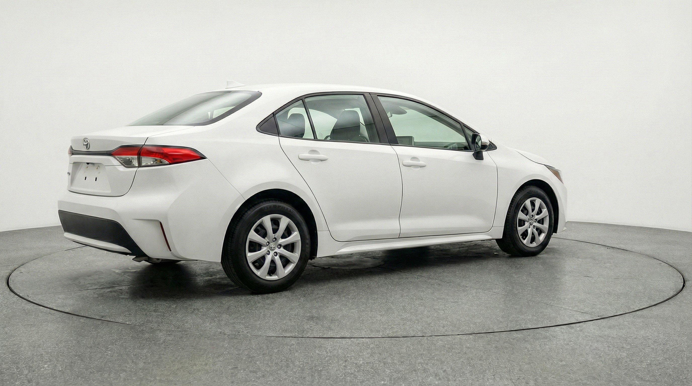Used 2025 Toyota Corolla LE FWD image 9
