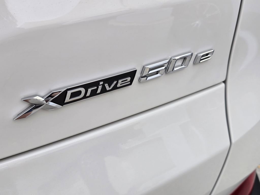 New 2026 BMW X5 xDrive50e w/ Executive Package image 13